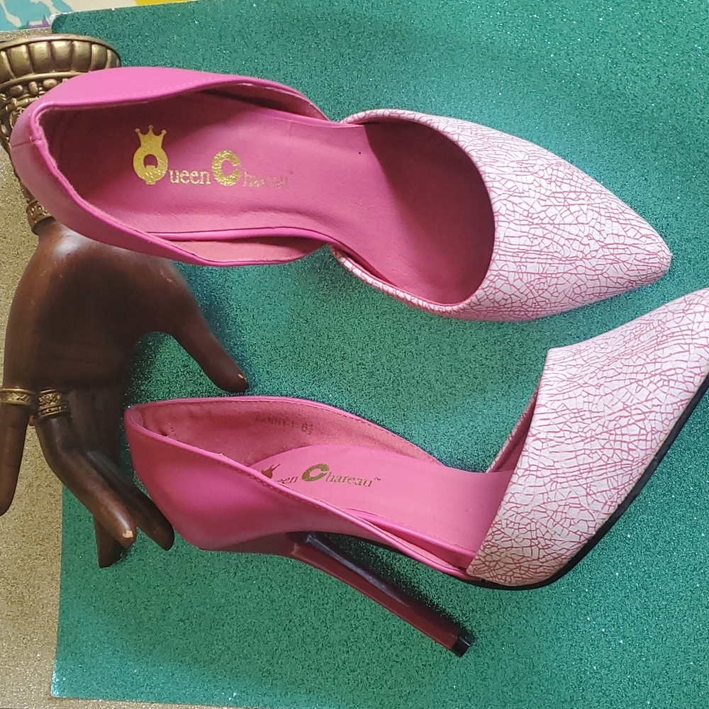 Queen chateau heels